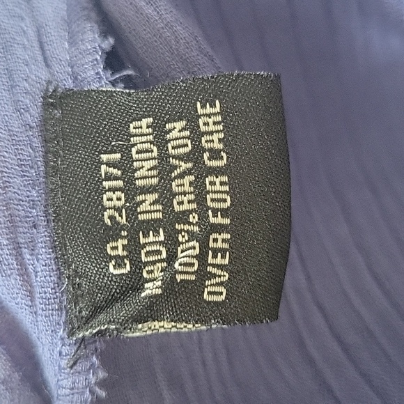 Womens summer weight top - Picture 6 of 6